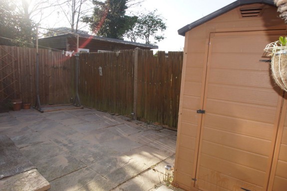 Holly Court - Photo 2