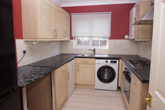 Holly Court - Photo 6