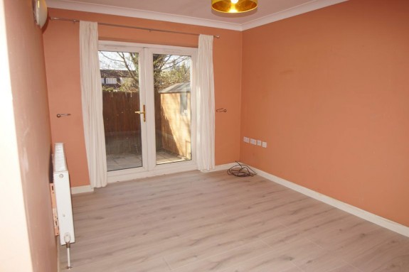 Holly Court - Photo 7