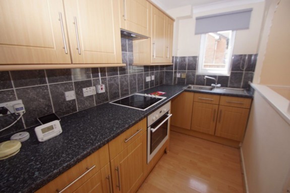 Moore Close, Cippenham - Photo 2