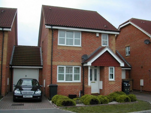 Two Mile Drive, Cippenham - Photo 1