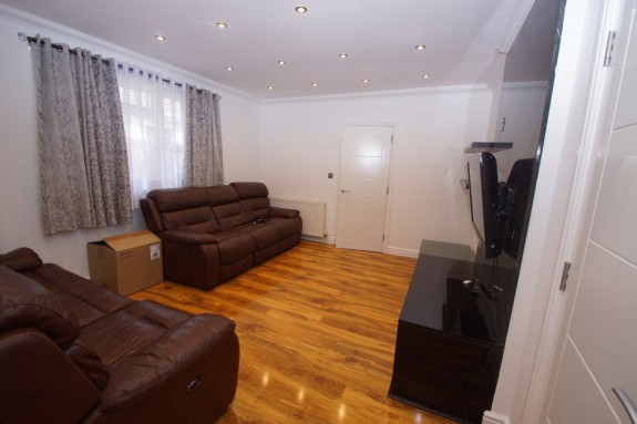 Dennis Way - Photo 3