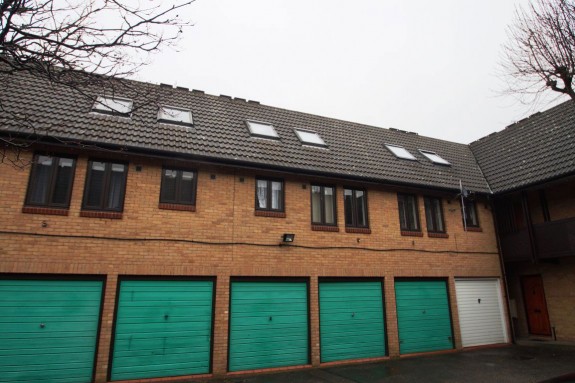 Stephenson Court, Slough - Photo 1