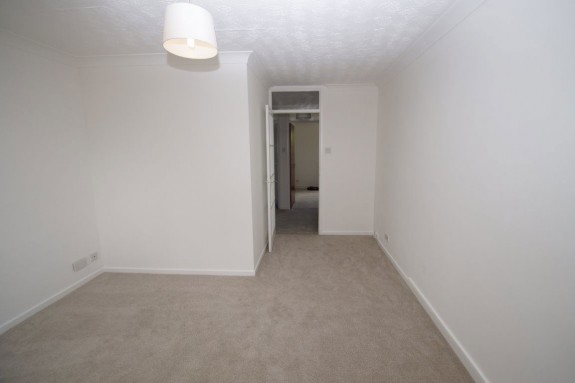 Moore Close, Cippenham - Photo 2