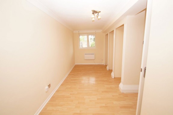 Cromer Court ,Slough - Photo 5