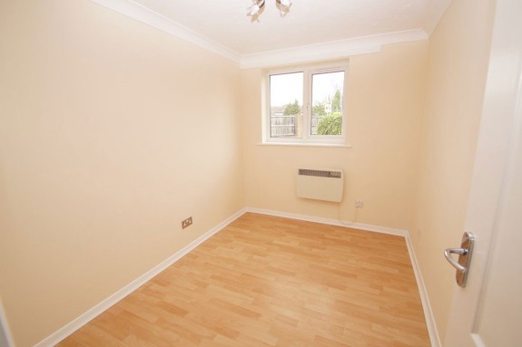 Cromer Court ,Slough - Photo 6
