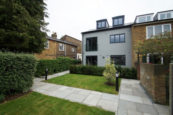 Castle Hill House - Photo 2