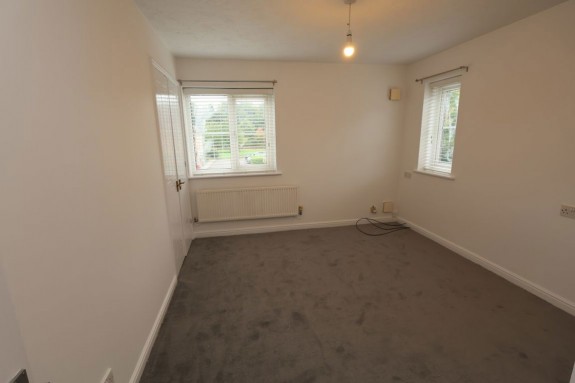 Eltham Ave - Photo 3