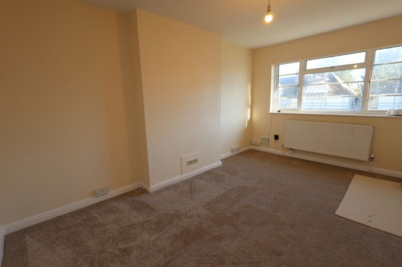 Stoke Poges Lane, Slough - Photo 2