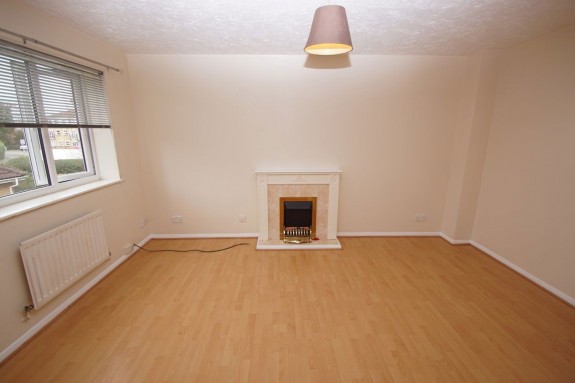 Cobham Close, Cippenham - Photo 3