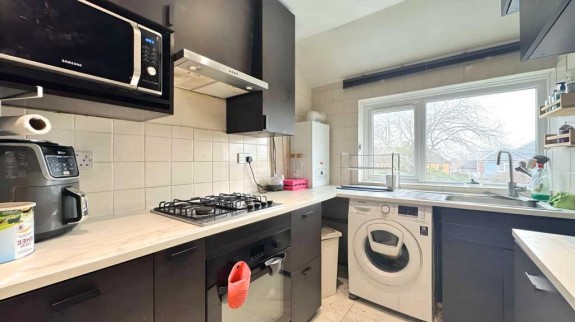 Lancaster Avenue, Slough - Photo 8