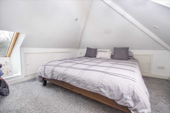 Mercian Way, Cippenham - Photo 18