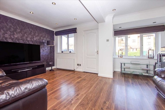 Lowestoft Drive, Burnham Gate, Cippenham - Photo 12