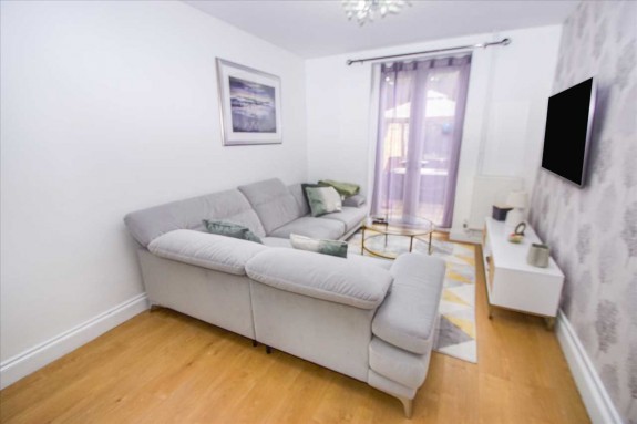 Bromycroft Road, Slough - Photo 9