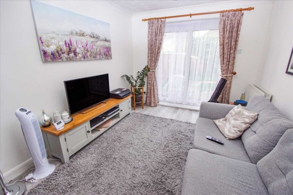 Anthony Way, Cippenham - Photo 10