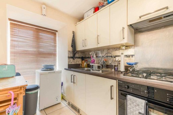 Bantry Road, Cippenham, Slough - Photo 11