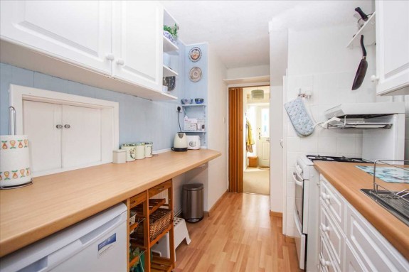 Pemberton Road, Slough - Photo 11