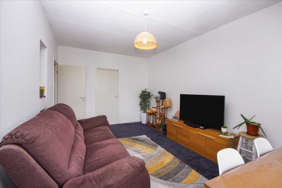 Trelawney Avenue, Langley - Photo 8