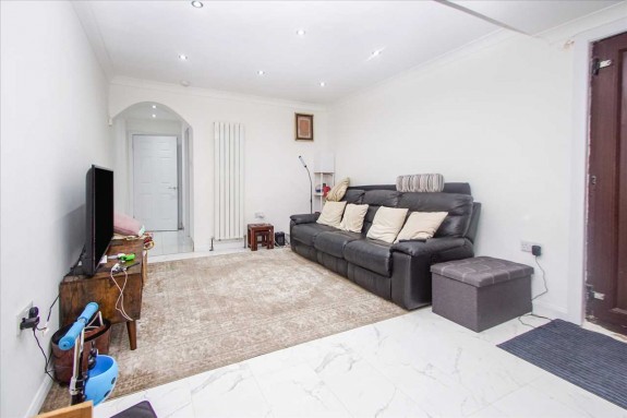 Meadfield Road, Langley - Photo 11