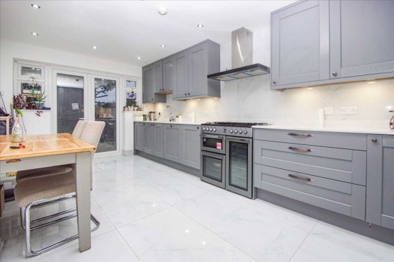 Meadfield Road, Langley - Photo 14