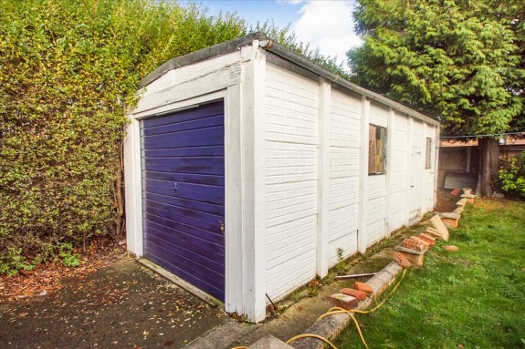 Garage & Parking