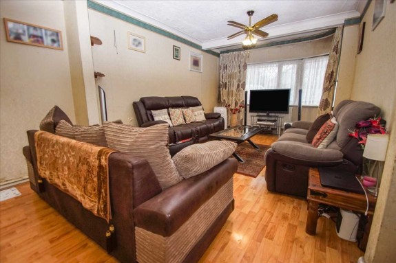 Cornwall Avenue, Slough - Photo 11