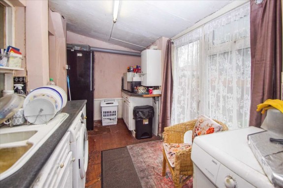 Cornwall Avenue, Slough - Photo 12