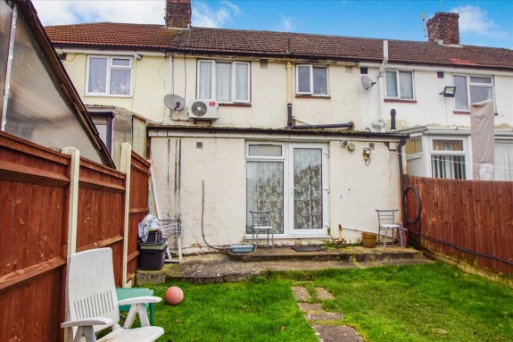 Cornwall Avenue, Slough - Photo 13