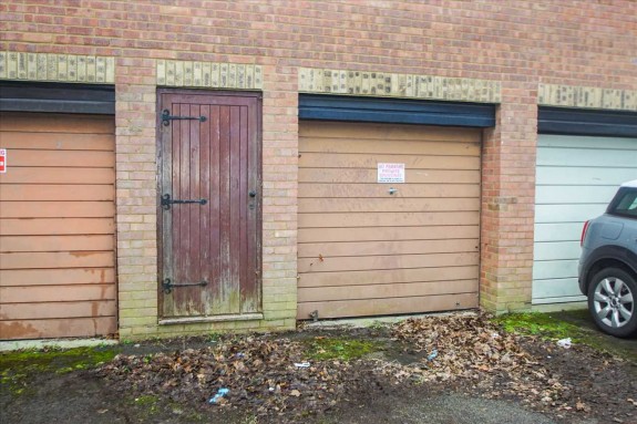 Garage & Outside Store