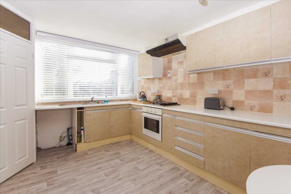 Patricia Close, Cippenham, Slough - Photo 9