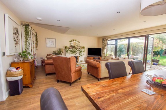 Harvey Road, Langley - Photo 17