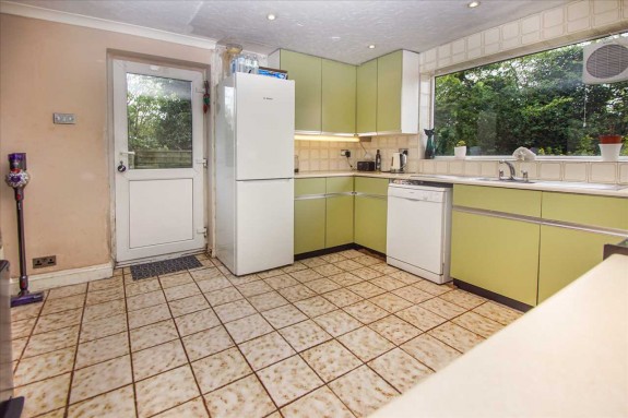 Paxton Avenue, Slough - Photo 8