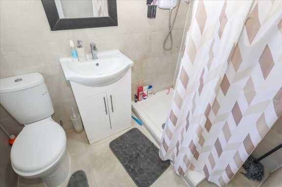 Carlisle Road, Slough - Photo 15