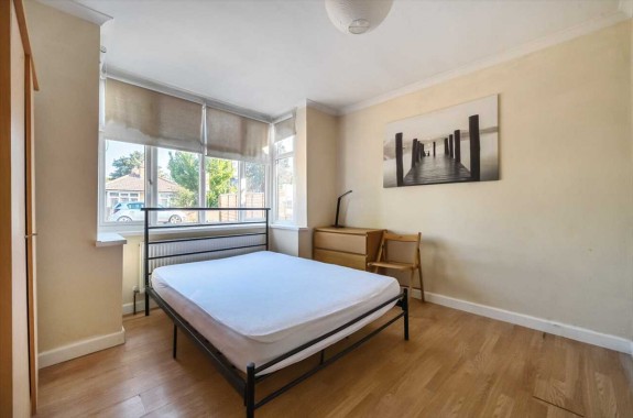 Dennis Way, Cippenham - Photo 13