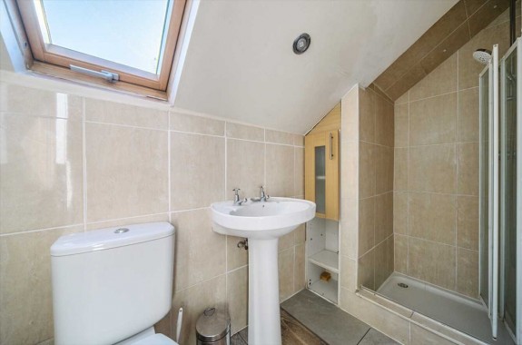 Dennis Way, Cippenham - Photo 18