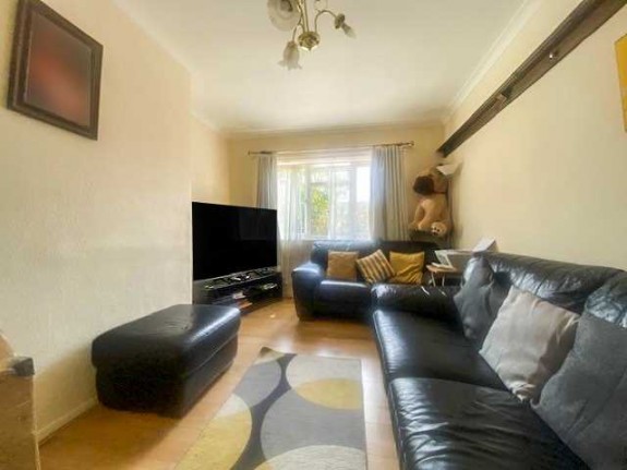 Spinney, Cippenham - Photo 8