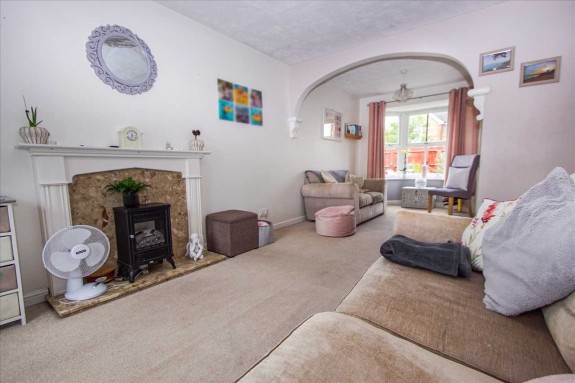Plaines Close, Cippenham, Slough - Photo 13
