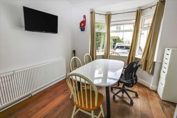 Southgate Avenue, Feltham - Photo 10