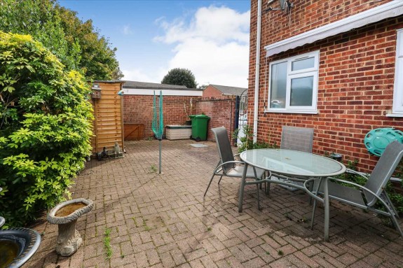 Leaholme Gardens, Burnham - Photo 9