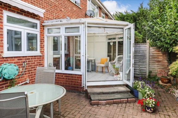 Leaholme Gardens, Burnham - Photo 10