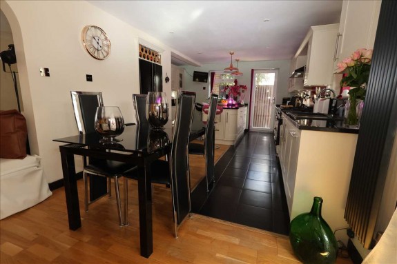 Portland Close, Burnham - Photo 25