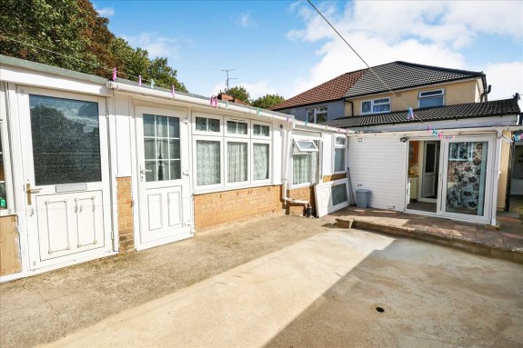 Seymour Road, Slough - Photo 12