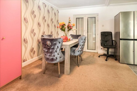 Seymour Road, Slough - Photo 14