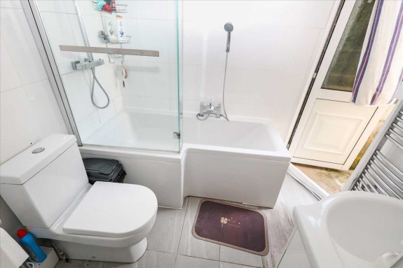 Ground Floor Family Bathroom