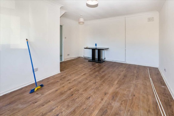 Winvale, Slough - Photo 12