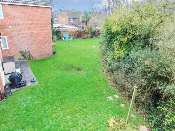 Bower Court, Cippenham - Photo 7