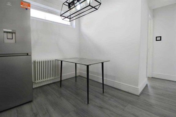 Faircroft, Farnham Royal, Slough - Photo 11