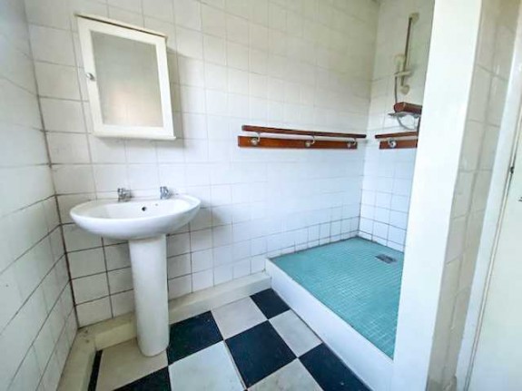 Ground Floor Bathroom