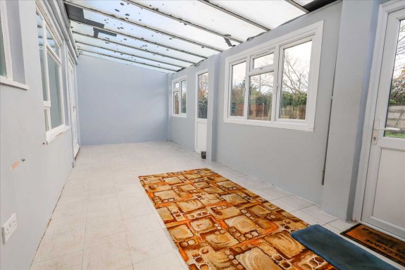 Grasmere Avenue, Slough - Photo 15