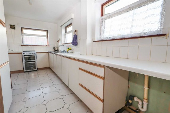 Grasmere Avenue, Slough - Photo 18